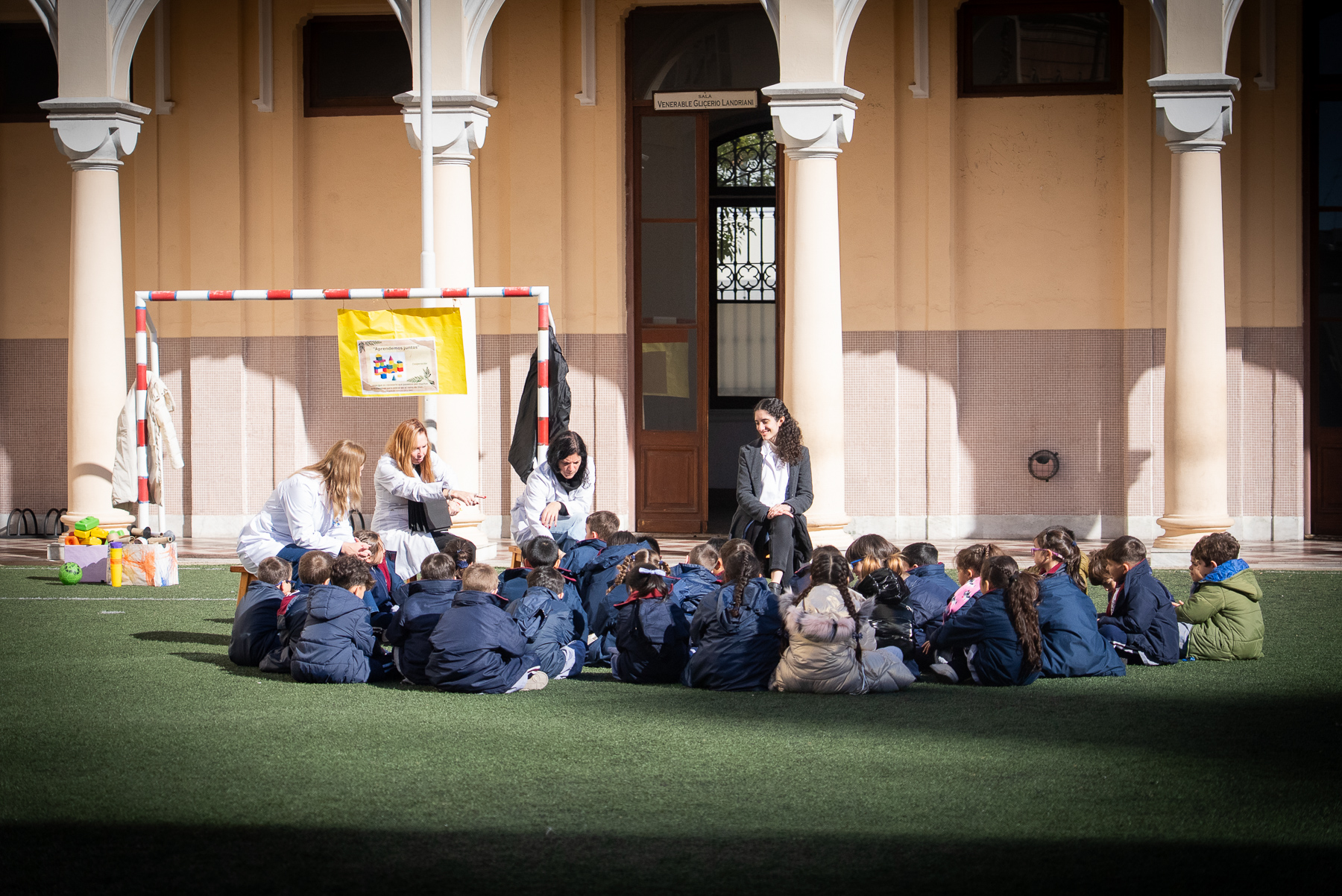 Visita al Colegio Calasanz: los chicos recorren los espacios escolapios